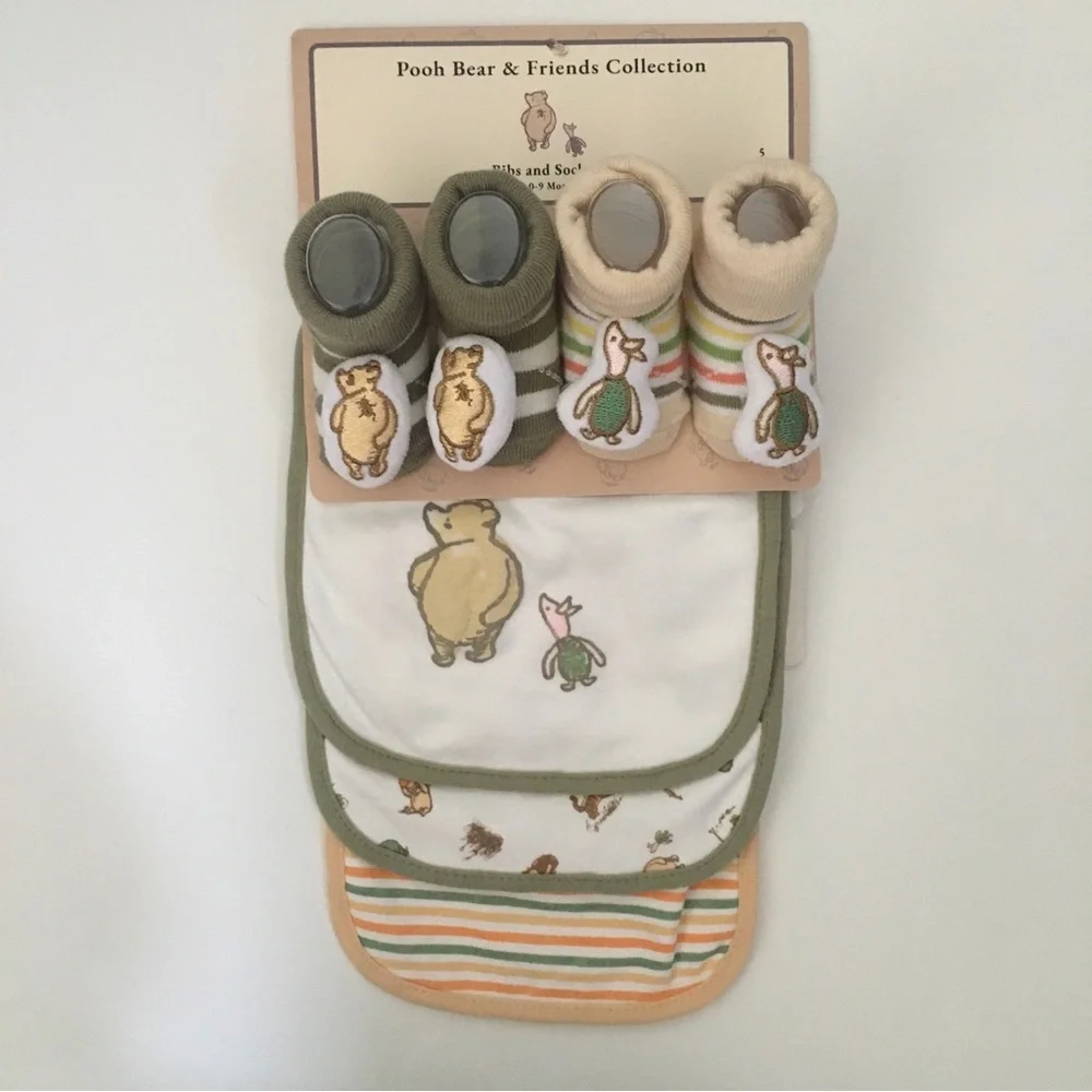 Pooh Bear & Friends Baby Bibs and Sock Set - Green/Cream 5 Pc Set NEW